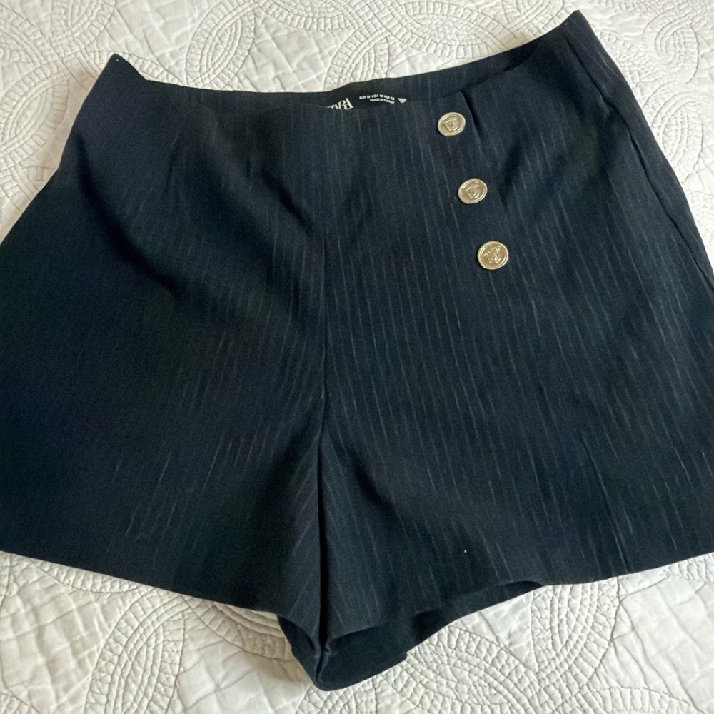 Zara Women's Black Pinstripe Shorts‎ With Gold Buttons  Size M EUC